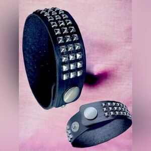Silver-Studded Leather Wristband l Unisex l 8 1/2” l New